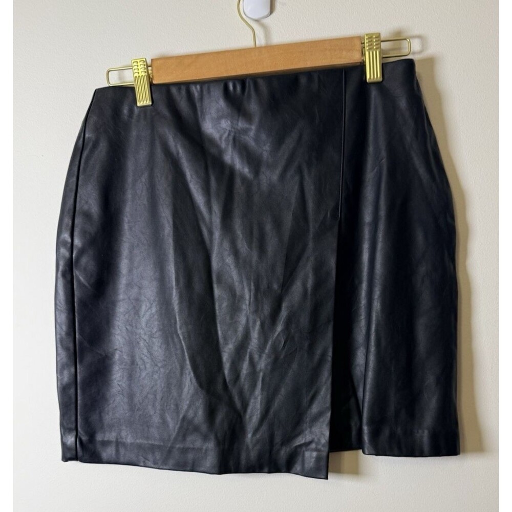 Bar III Black Leather Lined Mini Skirt with Zip Closure - Size S
